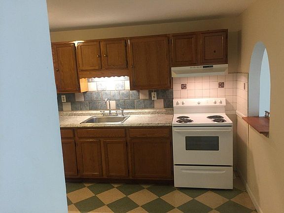 3rd image of 10 Grafton St Unit 3-3