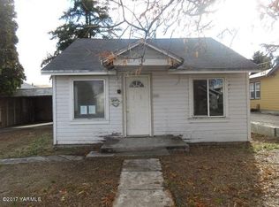 112 E Bartlett Ave, Selah, WA 98942