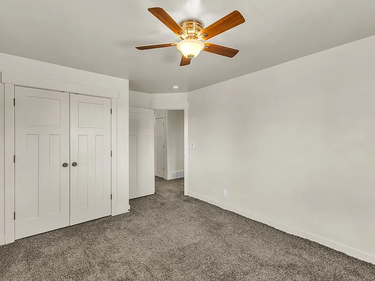109 S 1125 W — Photo 18