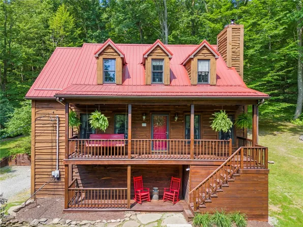 322 S Locust Rd, Acme, PA 15610