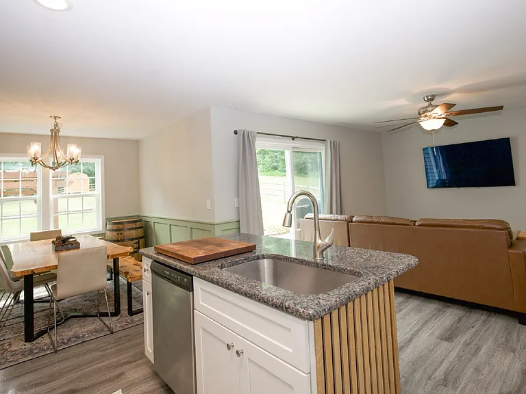 704 Pinecrest St — Photo 16