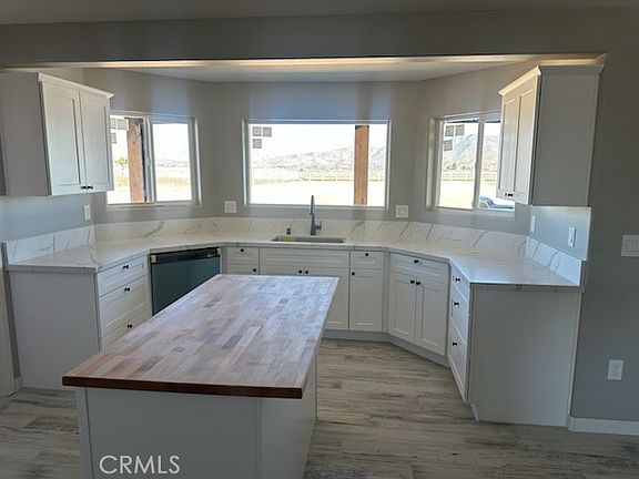 3rd image of 15009 Temecula Rd