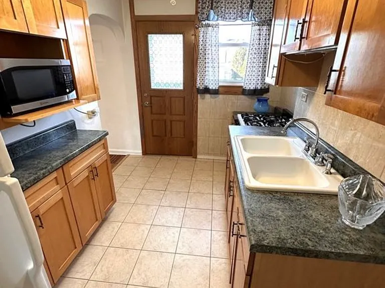 6344 S Lorel Ave — Photo 5