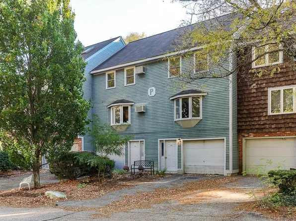 107 Valley West Way #107, Manchester, NH 03102