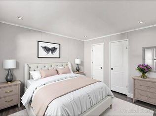 660 Ascot Cir E, Almont, MI 48003