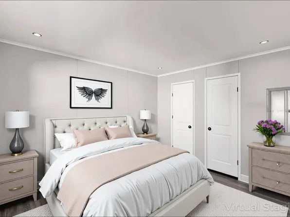 660 Ascot Cir E, Almont, MI 48003