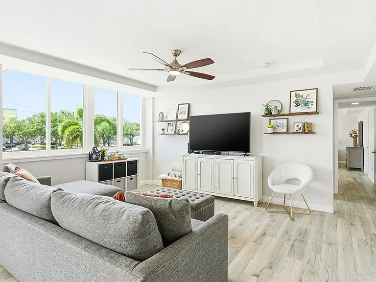 223 Island Way #2D — Photo 15
