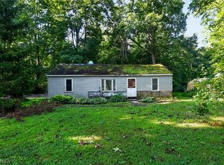 2686 Mennonite Rd, Mantua, OH 44255