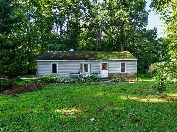 2686 Mennonite Rd, Mantua, OH 44255