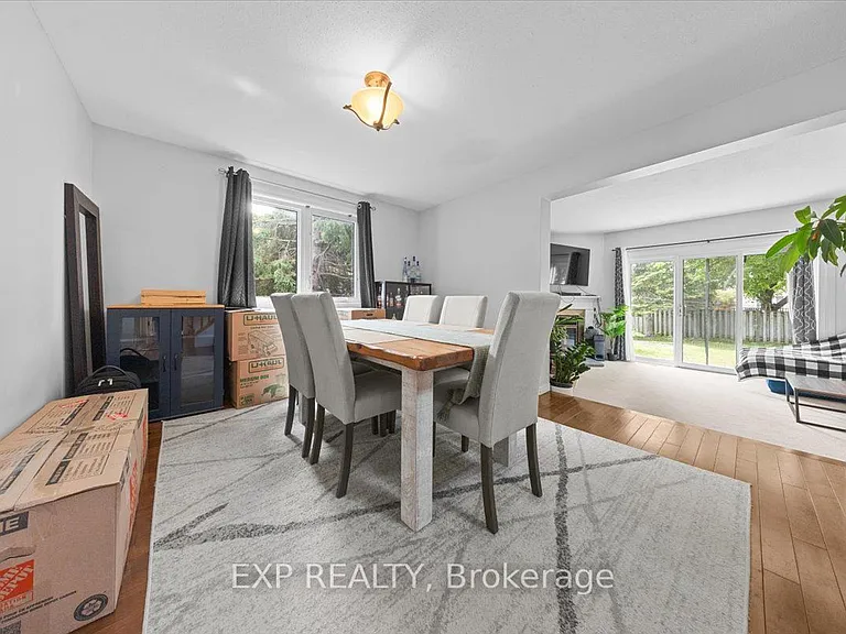 32 Flanders St — Photo 11