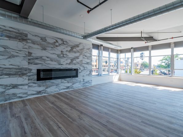 2202 S Lombard Ave #203