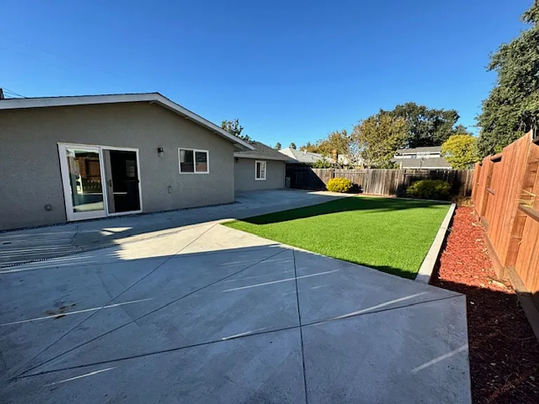 Beautiful Home / Concord CA — Photo 17
