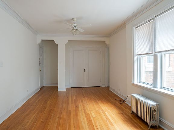 3rd image of 4801 N Fairfield Ave #4807-35
