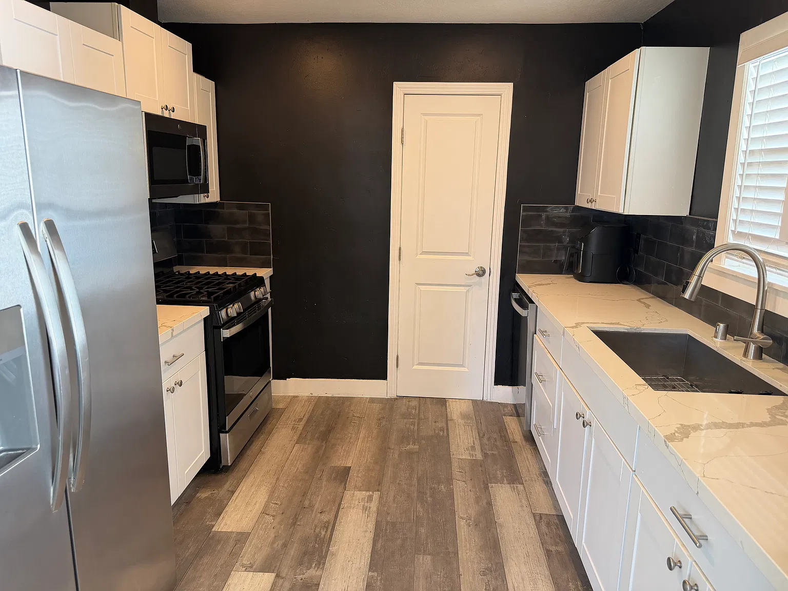 3 bed, 1288 sqft, $2,650 — Photo 4