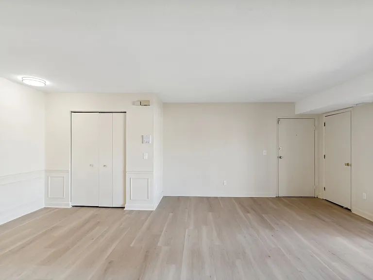 5560 Heatherdowns Blvd #225560 — Photo 7