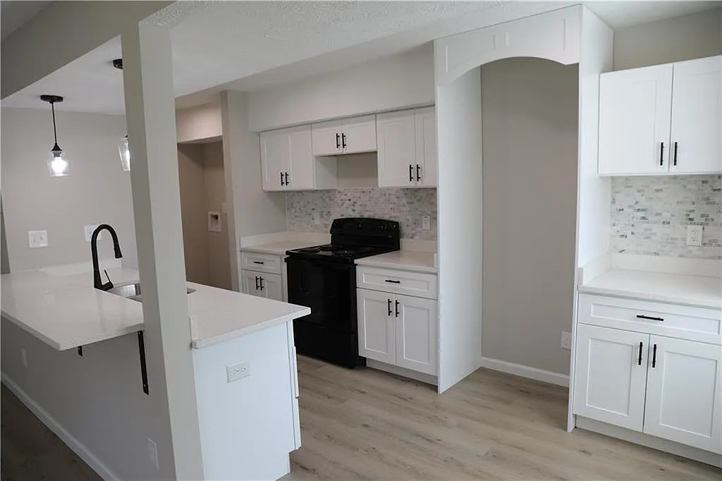 2 bed, 1.0 bath, 882 sqft, $1,800 — Photo 4