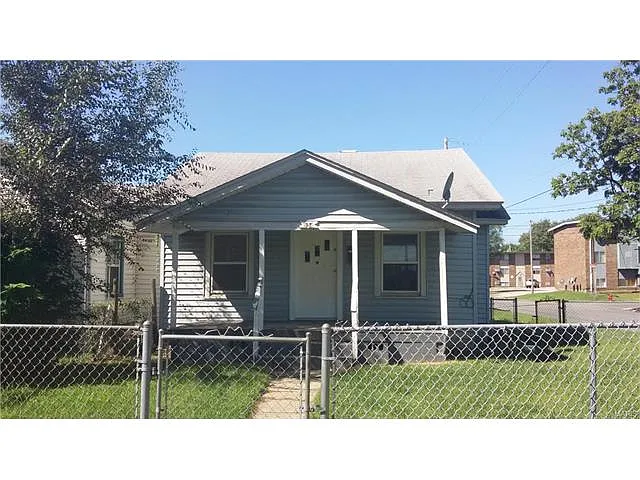 834 Condit St photo 1