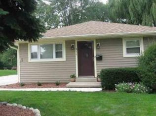 511 N 97th St, Wauwatosa, WI 53226