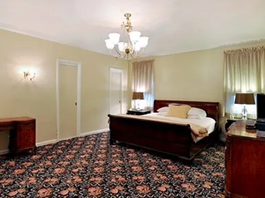 Sold by Corcoran | media 1