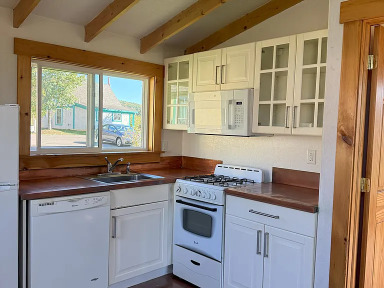 411 Boiceville Rd — Photo 8