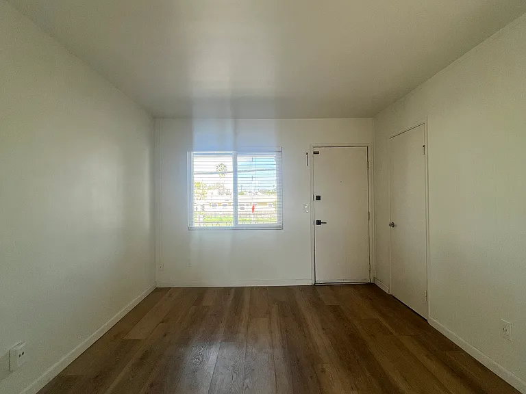 3185 Madison Ave #10 — Photo 3