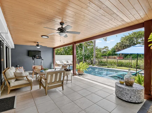 2535 Iroquois Circle, West Palm Beach, FL 33409