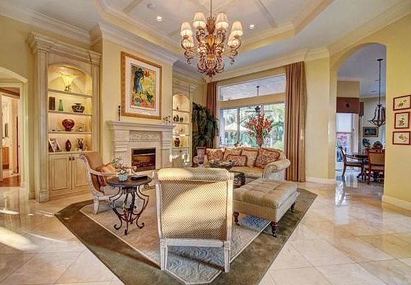 Home For Sale In Villaggio