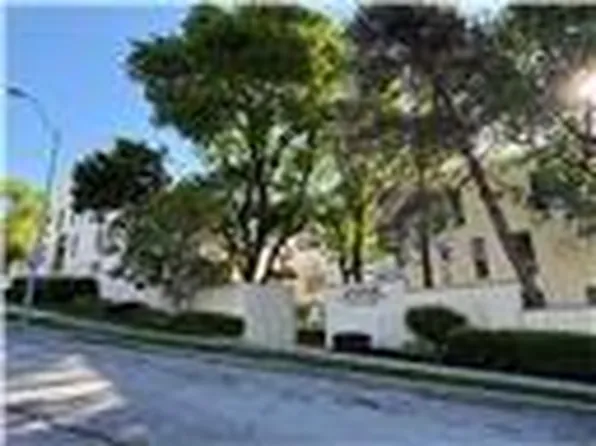 4557 Walnut St, Kansas City, MO 64111