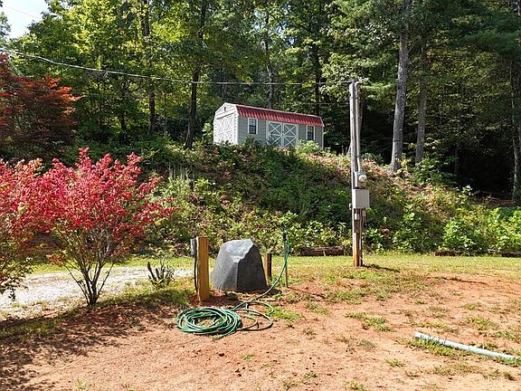 4th image of 691 Chalk Hill Rd