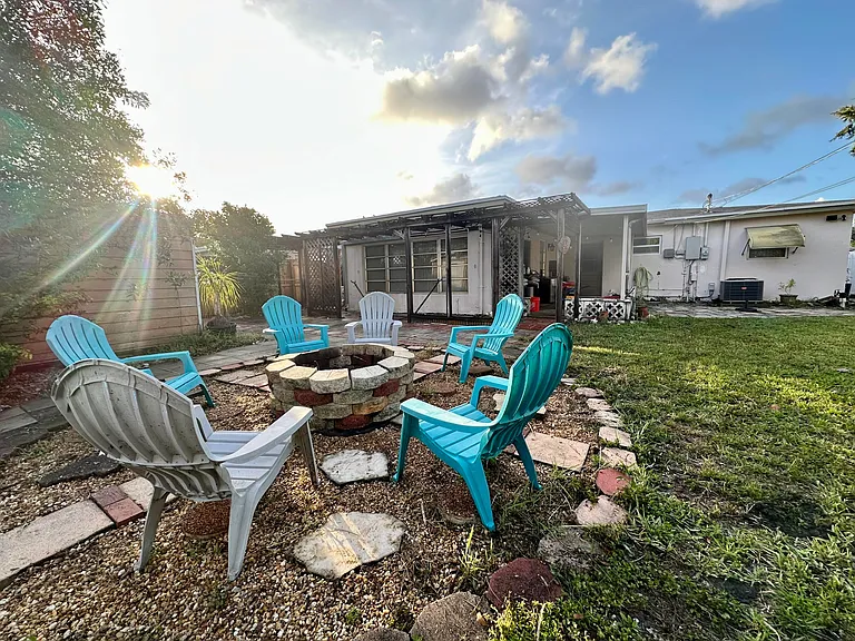 7000 SW 11th St — Photo 50