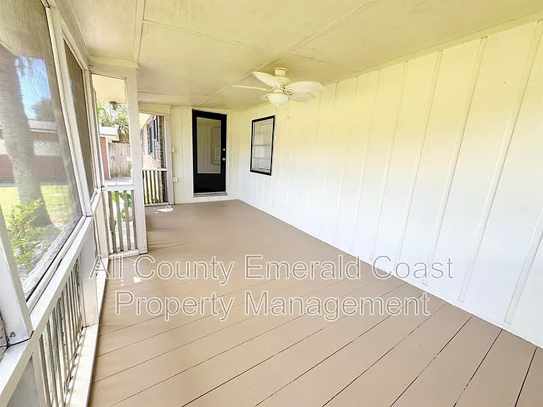 733 Beach Dr — Photo 6