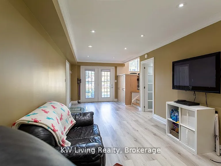 702 Lake Dr S — Photo 26
