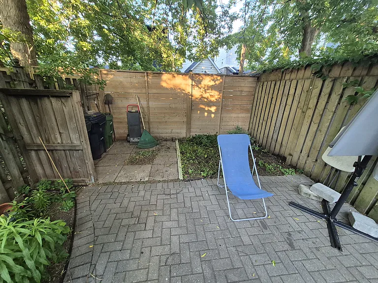 1191 Woodbine Ave #BASEMENT — Photo 20