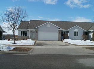 2514 Northridge Dr, Portage, WI 53901