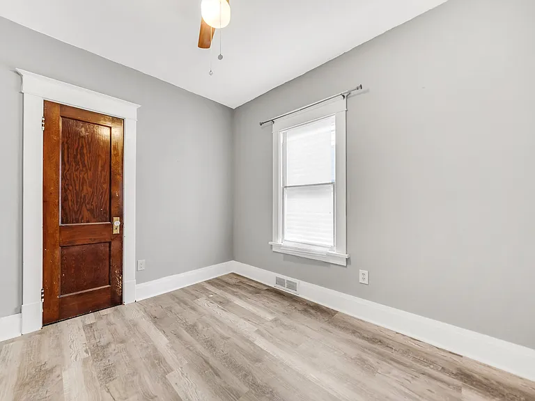 30 Sunset St #1 — Photo 11