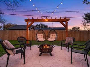 370 Pinewood Ln, San Antonio, TX 78216