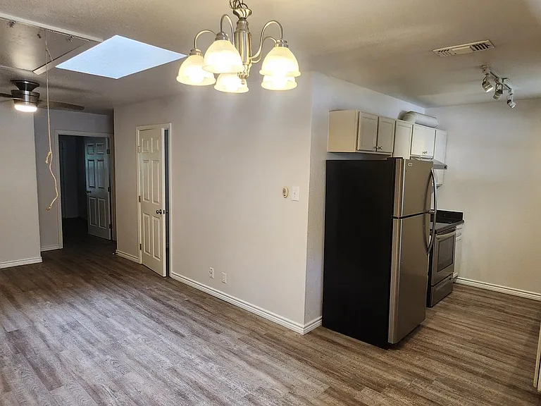 215 Eleanor Ave — Photo 19