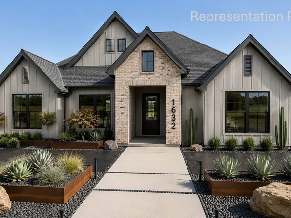 1632 W Wintergreen Rd, Lancaster, TX 75134