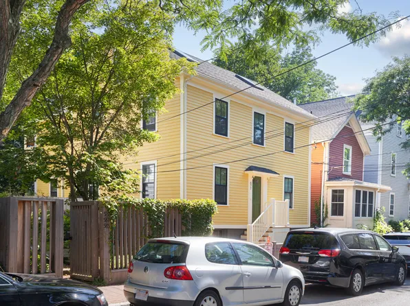 577 Franklin St APT 2, Cambridge, MA 02139
