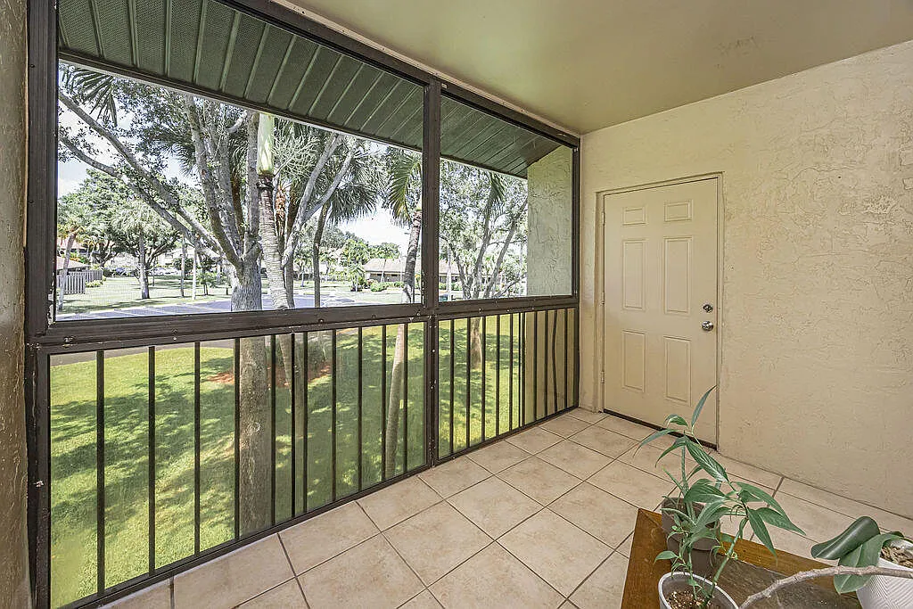 2 bed, 1.0 bath, 991 sqft, $1,850 — Photo 3