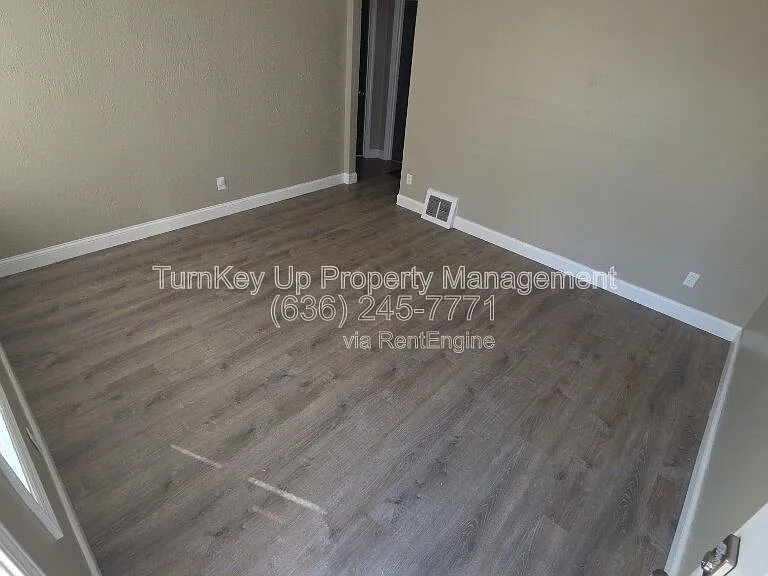 305 S Lafayette St — Photo 5