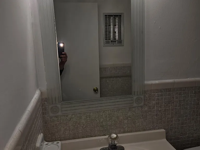 230 SW 11th Ave #17 — Photo 2