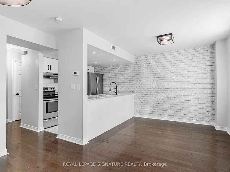 100 Redpath Ave #23 — Photo 9