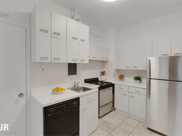 150 West 55th Street 5A image 3 of 8