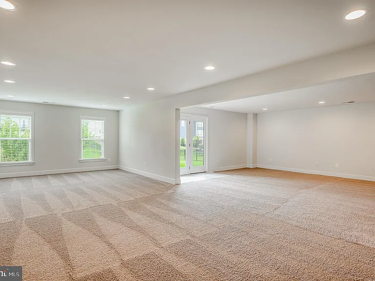 1118 Akan St SE — Photo 32