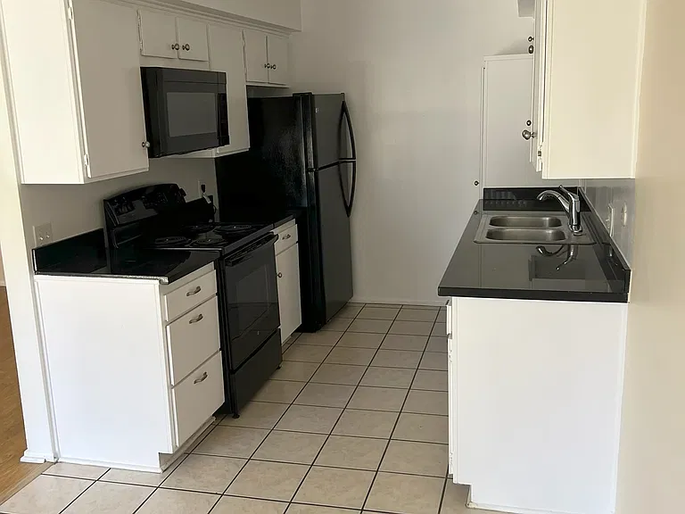 MARGATE VILLA APARTMENTS — Photo 15