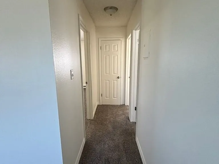 PM 120 - 406 Hacker Ct. — Photo 16