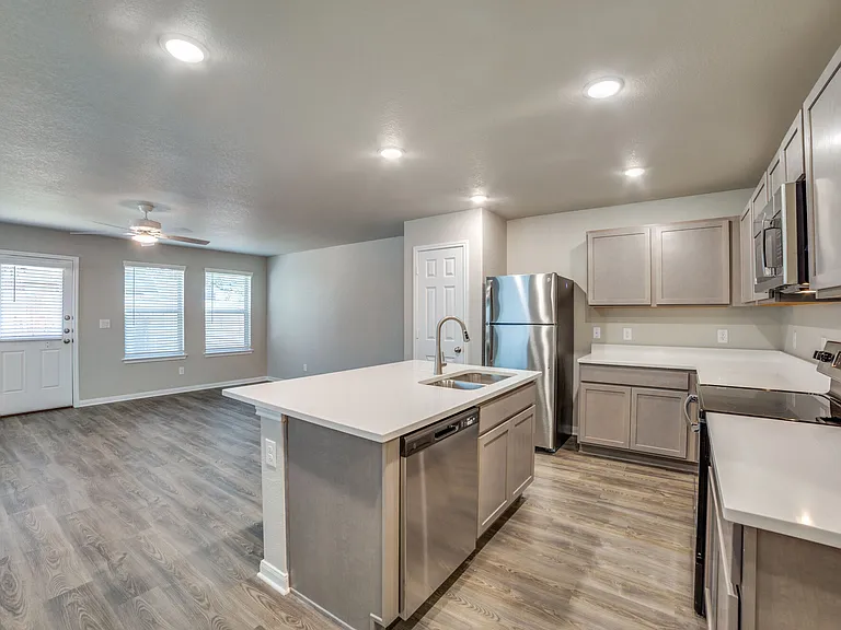 Villas at College Park — Photo 10