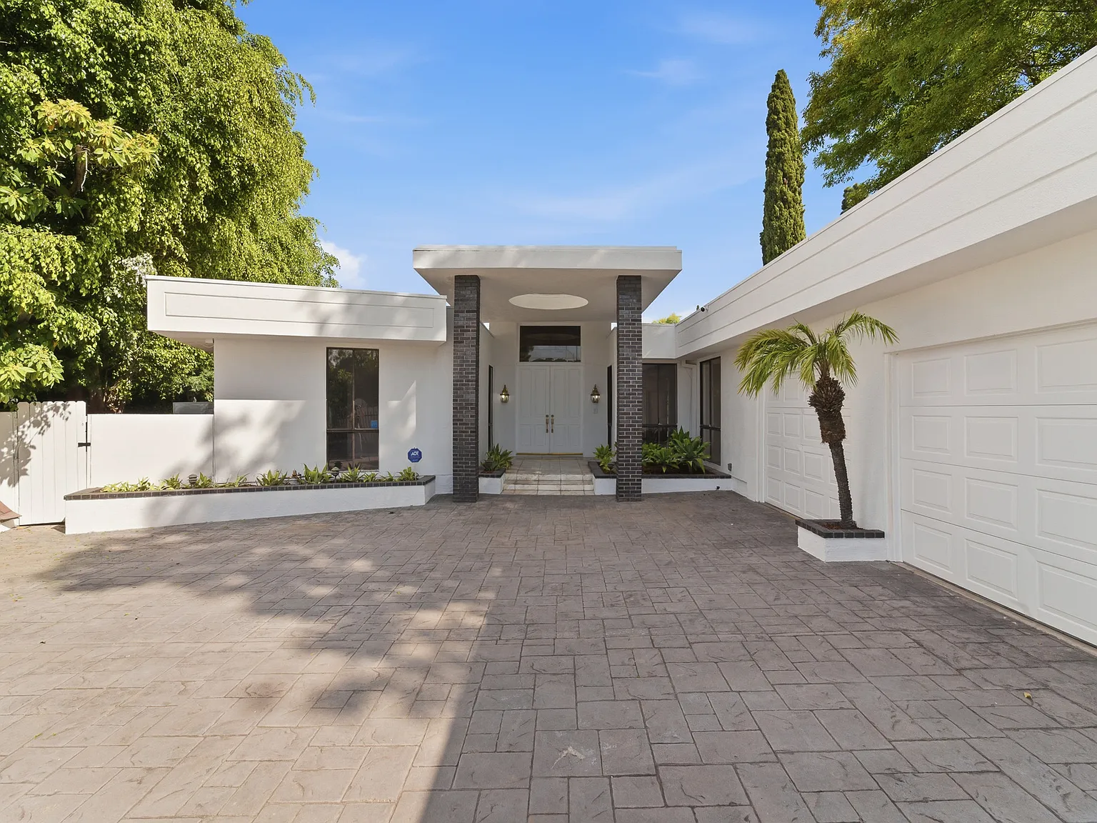3 bed, 3000 sqft, $13,499 — Photo 3