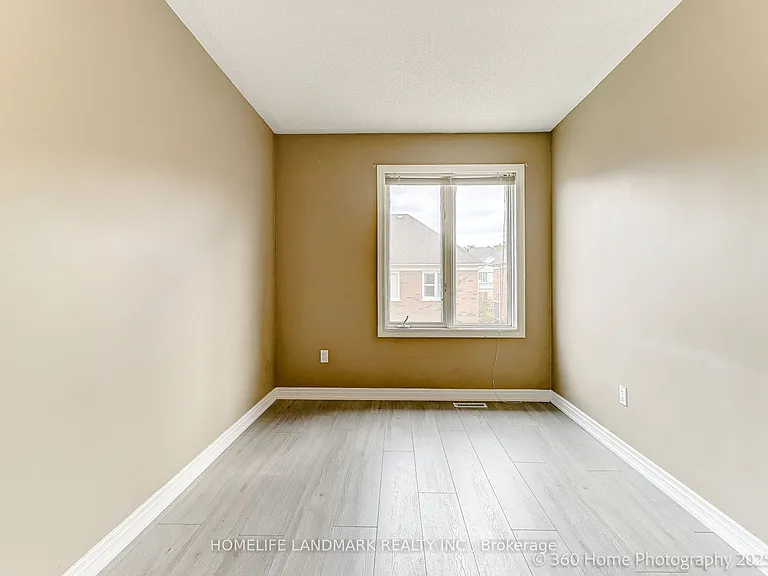 189 Leitchcroft Cres #UPPER — Photo 27